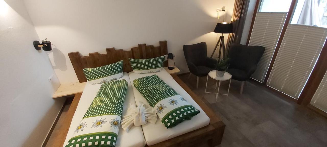 Zugspitzchalets Biberwier Bagian luar foto