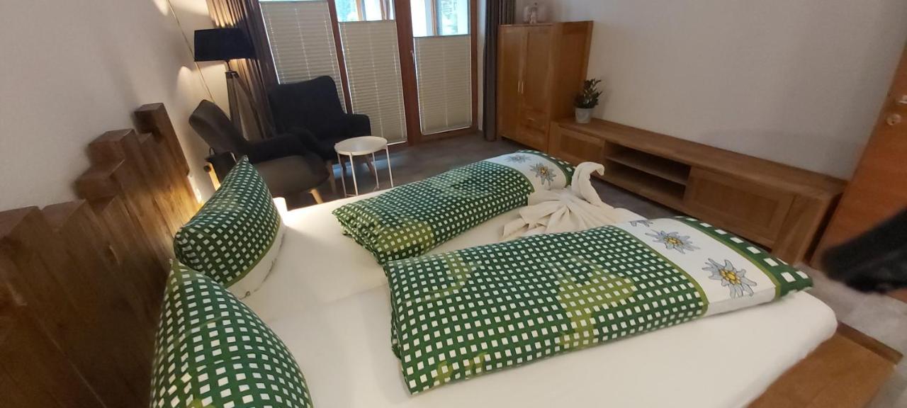 Zugspitzchalets Biberwier Bagian luar foto