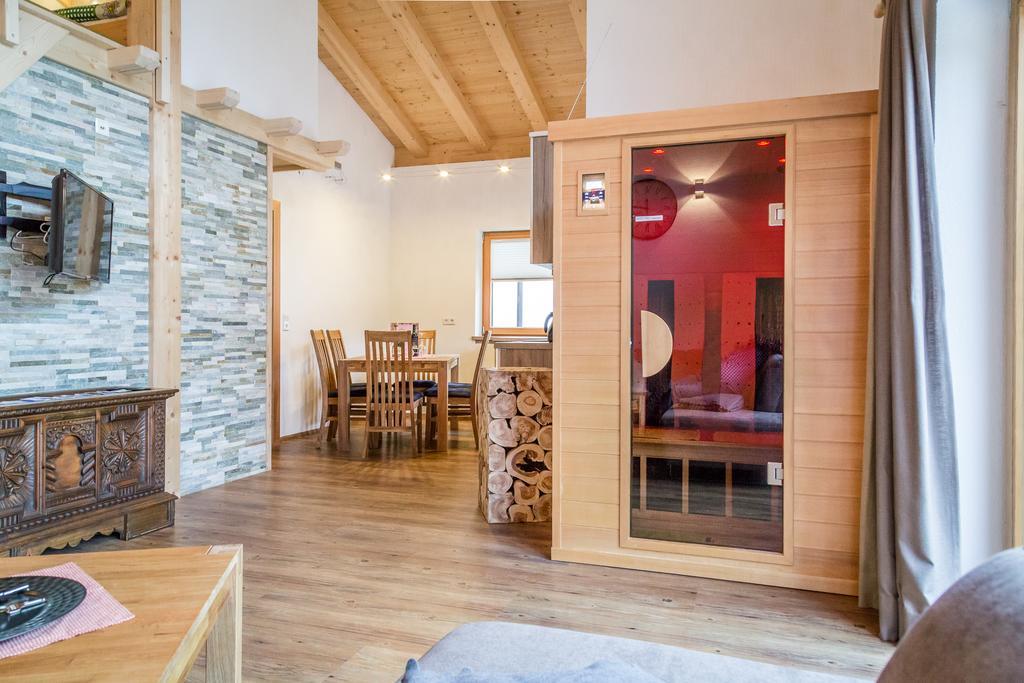 Zugspitzchalets Biberwier Ruang foto