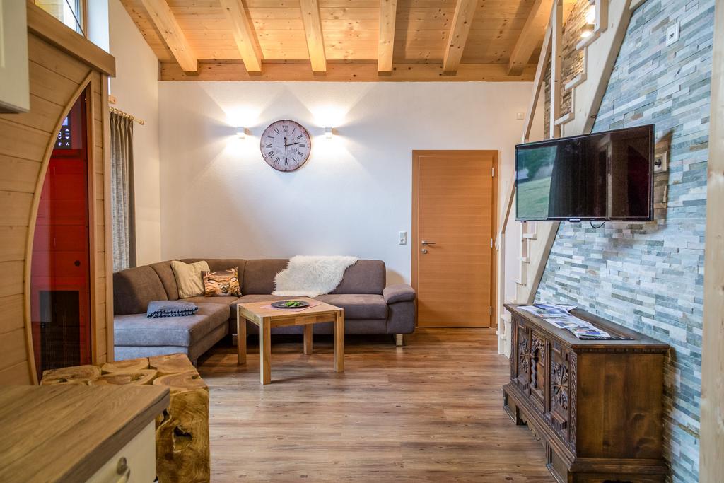 Zugspitzchalets Biberwier Ruang foto